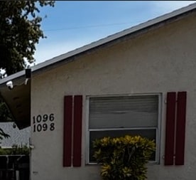 Building Photo - 1096 Oleander Rd Rental