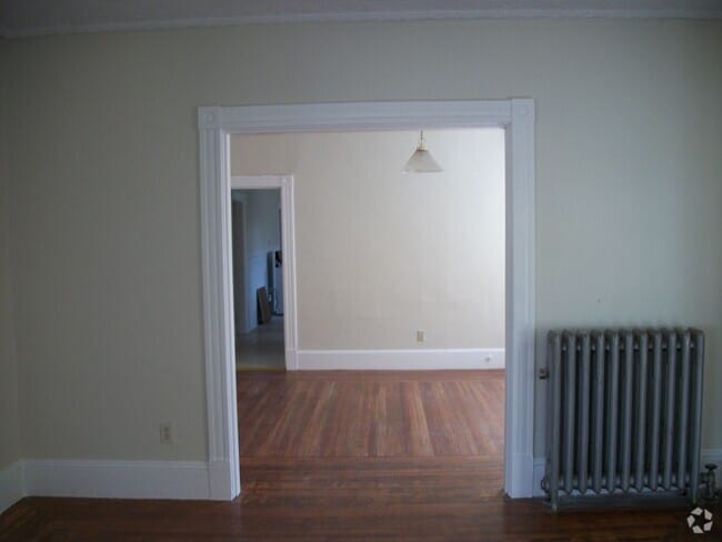Building Photo - 11-15 Hollywood St Unit 15 Hollywood 3rd floor Rental