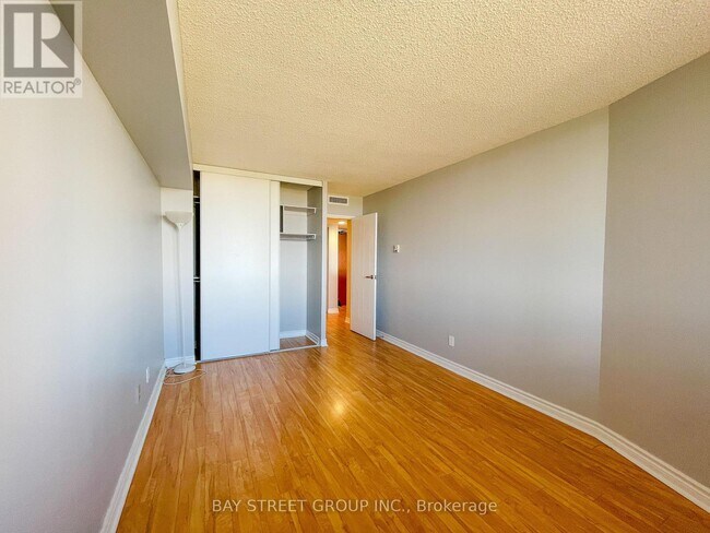 Photo - 150 Alton Towers Cir Unit 1007