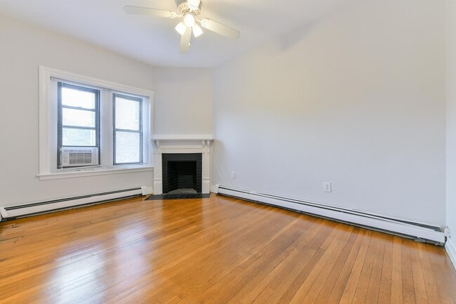 Photo - 709 Centre St