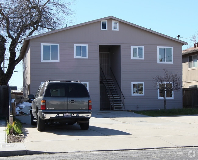 136 S 6th Ave Apartments For Rent in Oakdale, CA