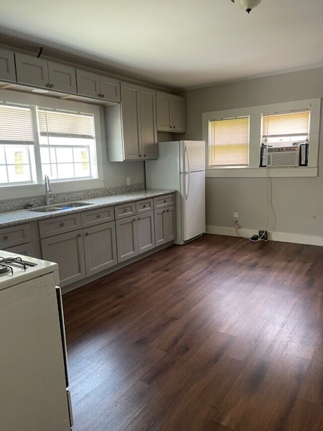 Photo - 2 bed 1 bath - Home for Rent