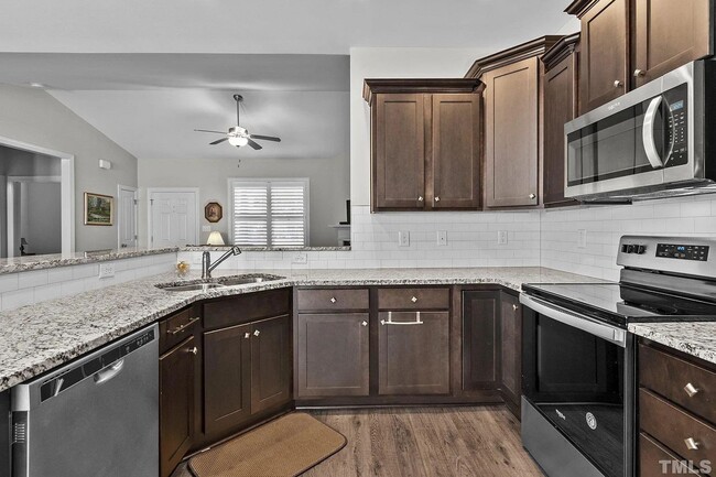 Photo - 119 Aviemore Ln