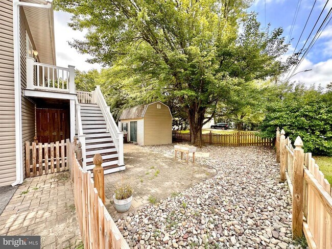 Photo - 1217 Somerset Rd