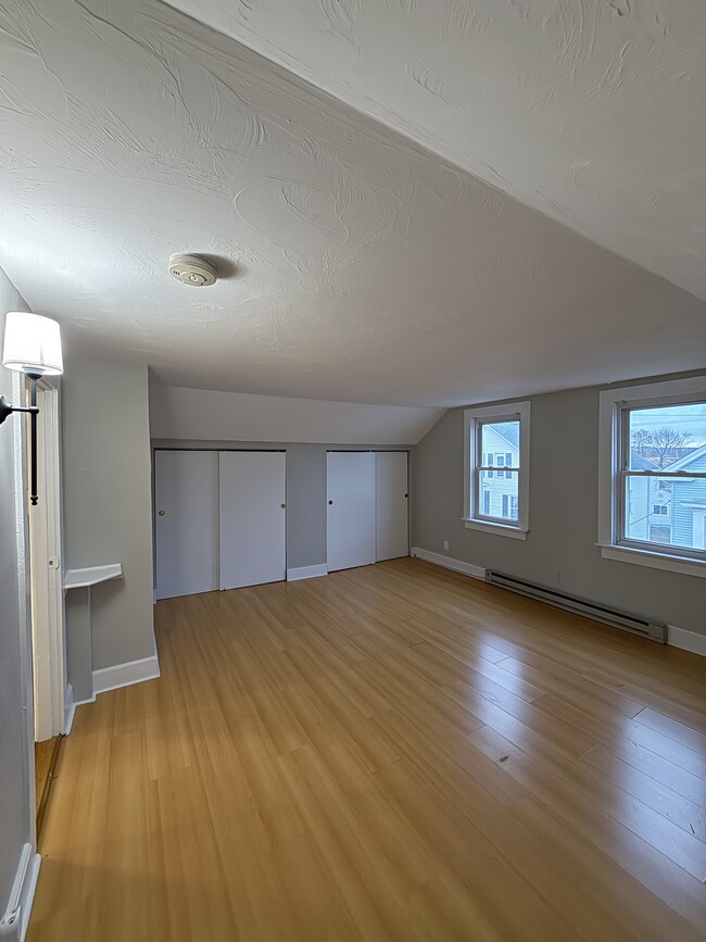 Building Photo - 101 Vandewater St Unit 3