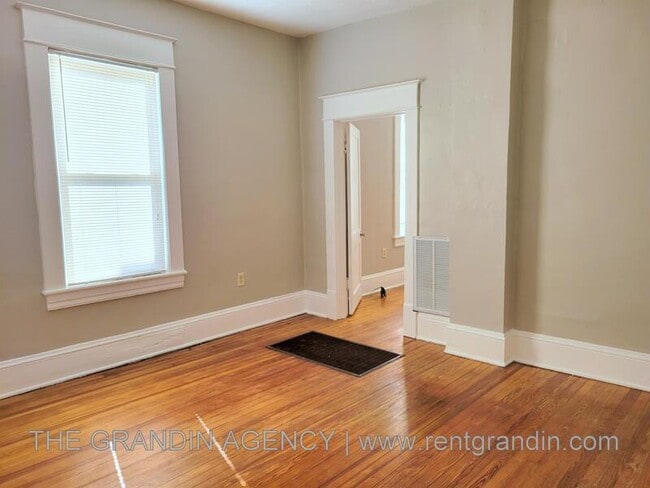 Photo - 1019 13th St SE