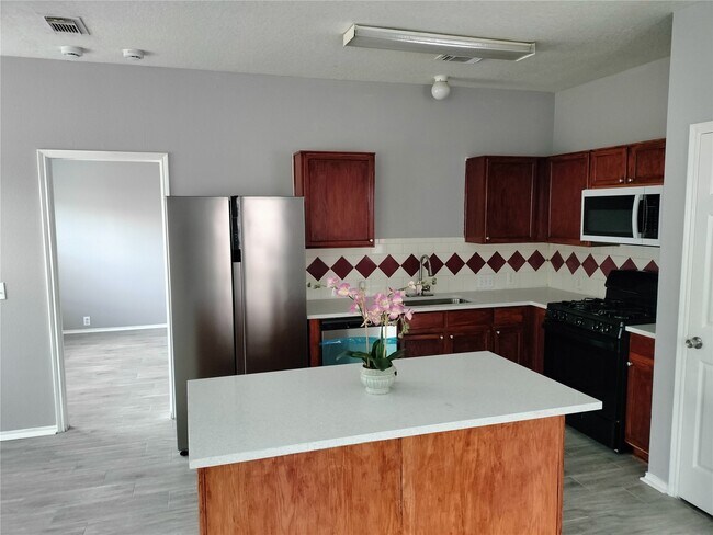 Photo - 14930 Sugarhollow Dr