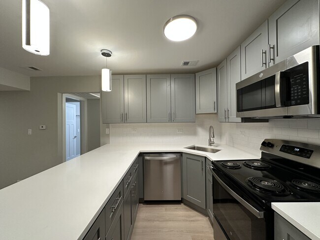 Photo - 1220 N La Salle Dr Unit D5