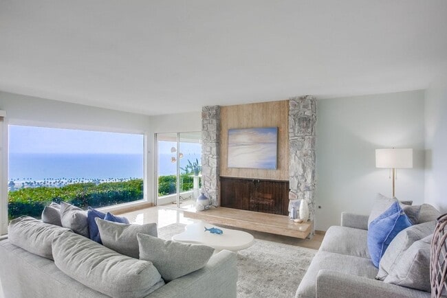 Building Photo - Modern Ocean View Home in La Jolla 4 Bed, 3 Bath