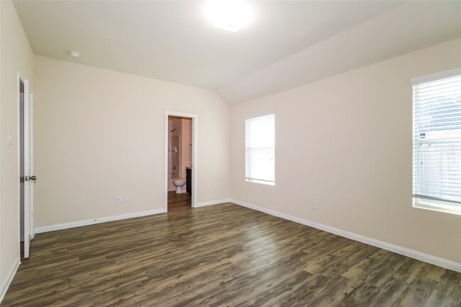 Photo - 2407 Sailors Way