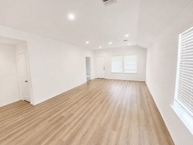 Photo - 1930 Legacy Hills Dr