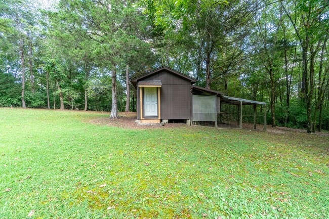 Photo - Meticulously maintained property with a st...