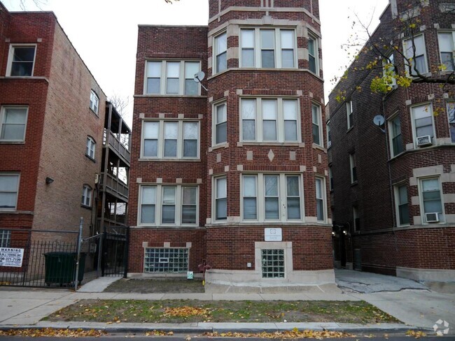 Building Photo - 1948 E 72nd Pl Rental