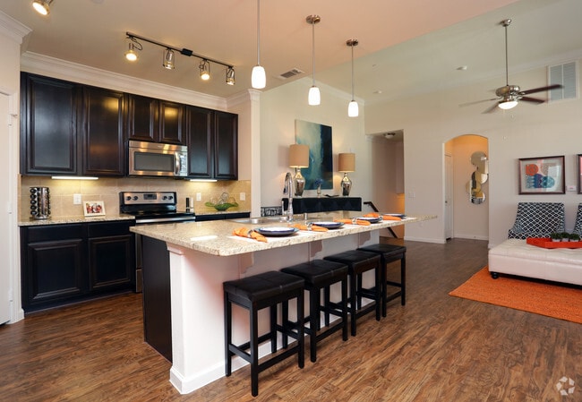 4BR,3BA-1910sft