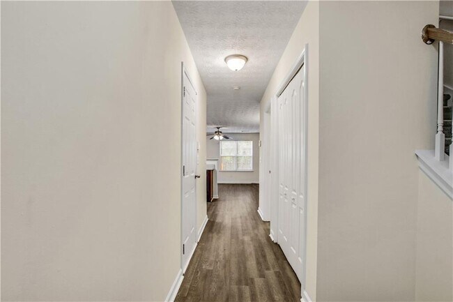 Photo - 762 Georgetown Ct