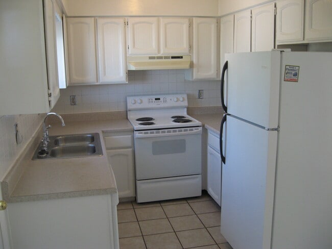 Photo - 670 Voiles Pl