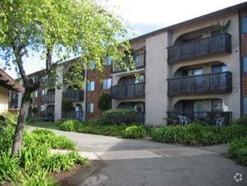 Building Photo - Madonna Vista Condo Unit 316