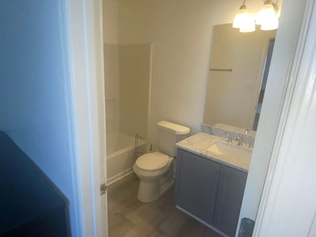 Photo - 2195 Timberwood Cir N