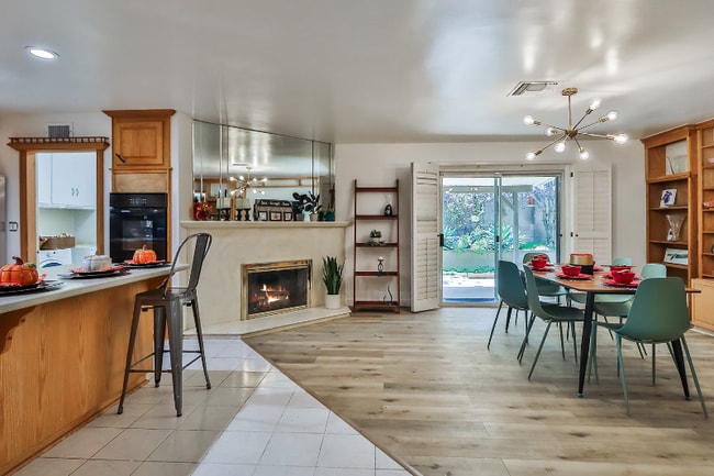 Photo - 24314 Kittridge St