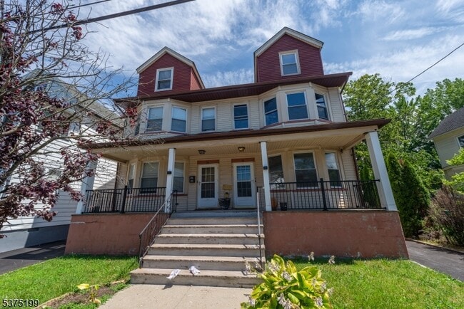 Building Photo - 46 Union Ave Rental
