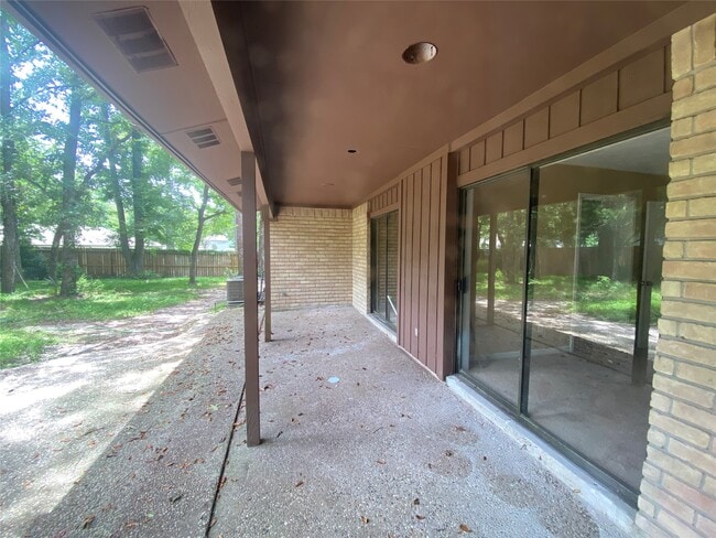 Photo - 24600 Darkwood Ct