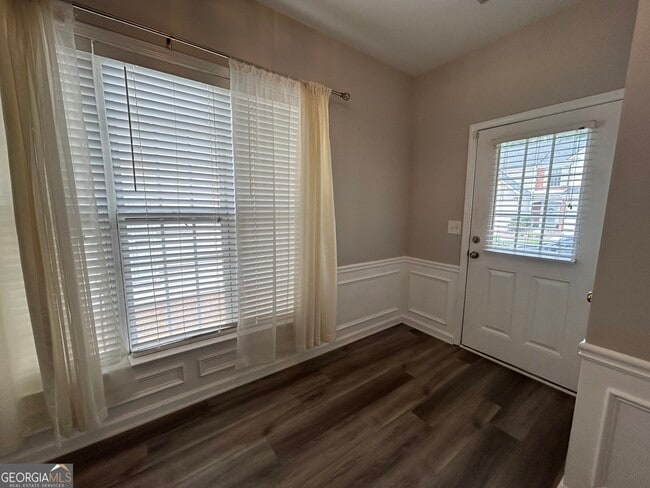 Photo - 226 Regent Square