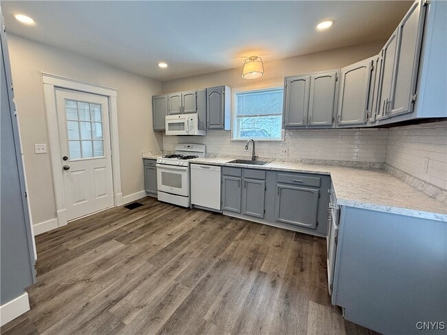 Photo - 213 W Main St