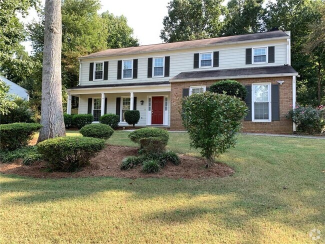Building Photo - 4536 Woodlawn Lake Dr Rental