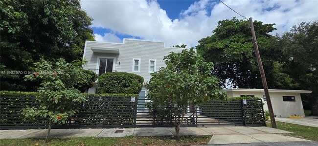 Photo - 3823 Thomas Ave