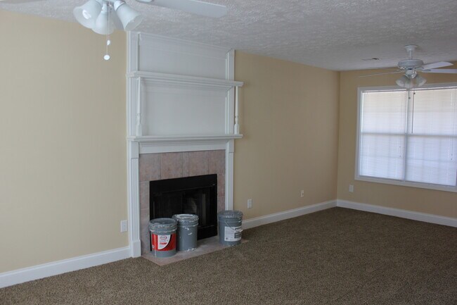 Photo - Beautiful 3 Bed, 2 Bath in Sought Out Area