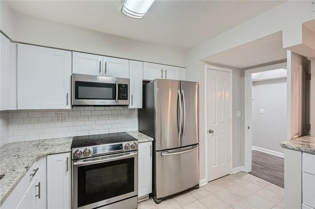 Photo - 2870 Pharr Ct S Northwest