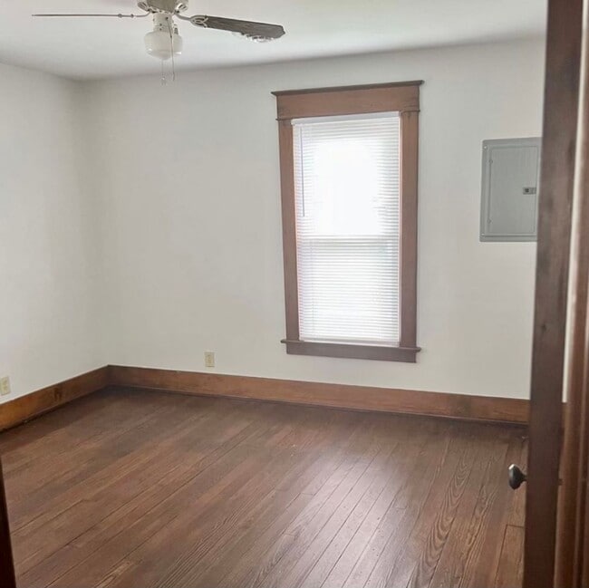 Photo - 66 W Perry St Unit 66 1/2 West Perry