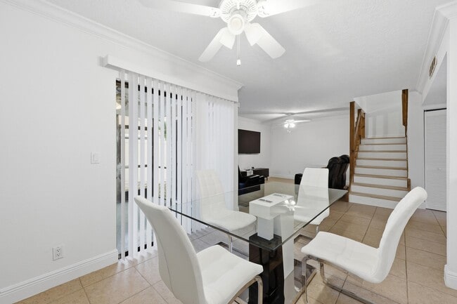 Photo - 301 Lakewood Dr