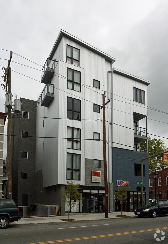 Photo - Engine at The Masonry