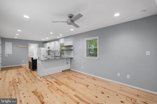 Photo - 44600 Tall Timbers Rd Unit B