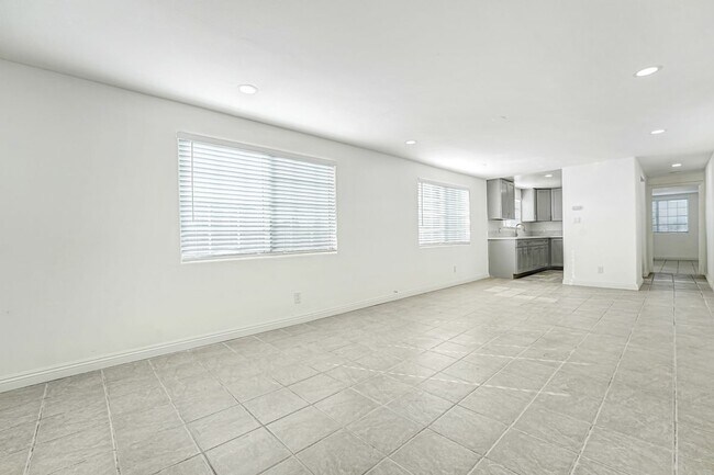 Photo - 400 W 109th St Unit 2