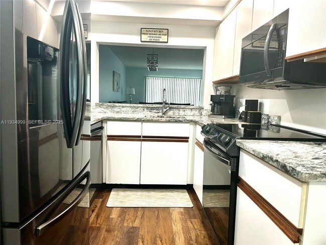 Photo - 7903 Willow Springs Dr Unit 1112