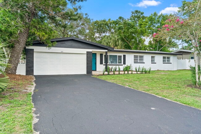 Photo - 505 Lake Shore Dr