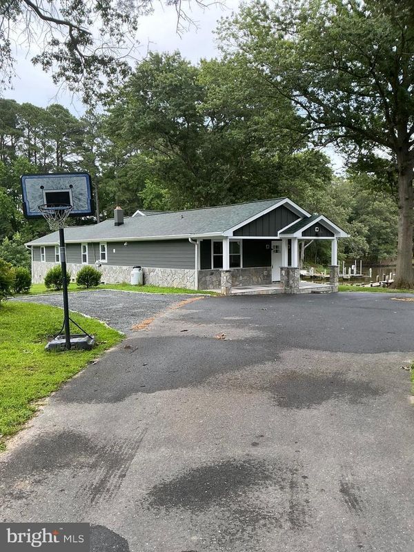Photo - 109 Yewell Rd