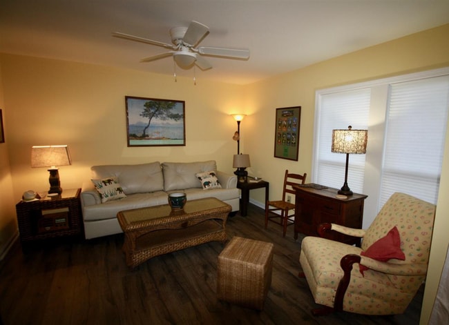 Photo - 800 St Andrews DriveLinville Gdns