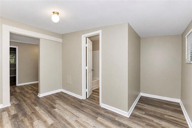 225 Glenrose Cir SW