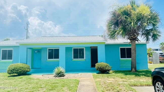 Photo - 215 Rockefeller Dr