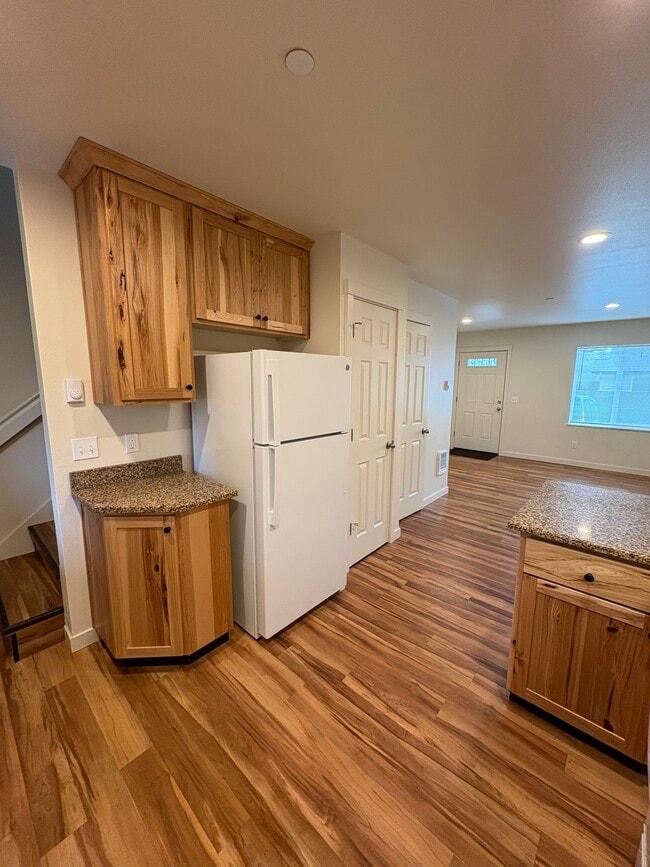 Building Photo - 1838 City View St Unit 1838