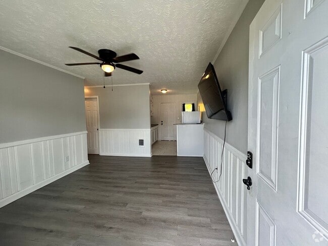 Building Photo - Spring Lake Rental