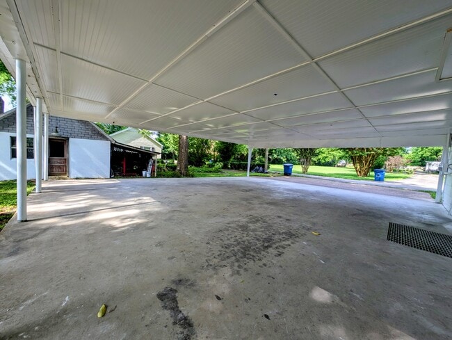 Photo - 107 W Cooper St