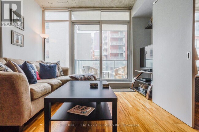 Photo - 333A Adelaide St E Unit 537