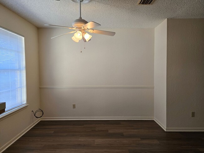 Photo - 3/2 Duplex in Waco ISD!