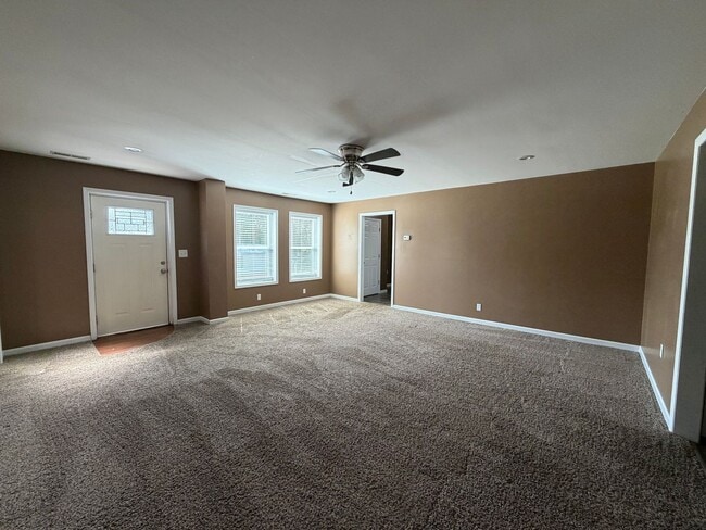 Photo - 1037 Carson Rd SE