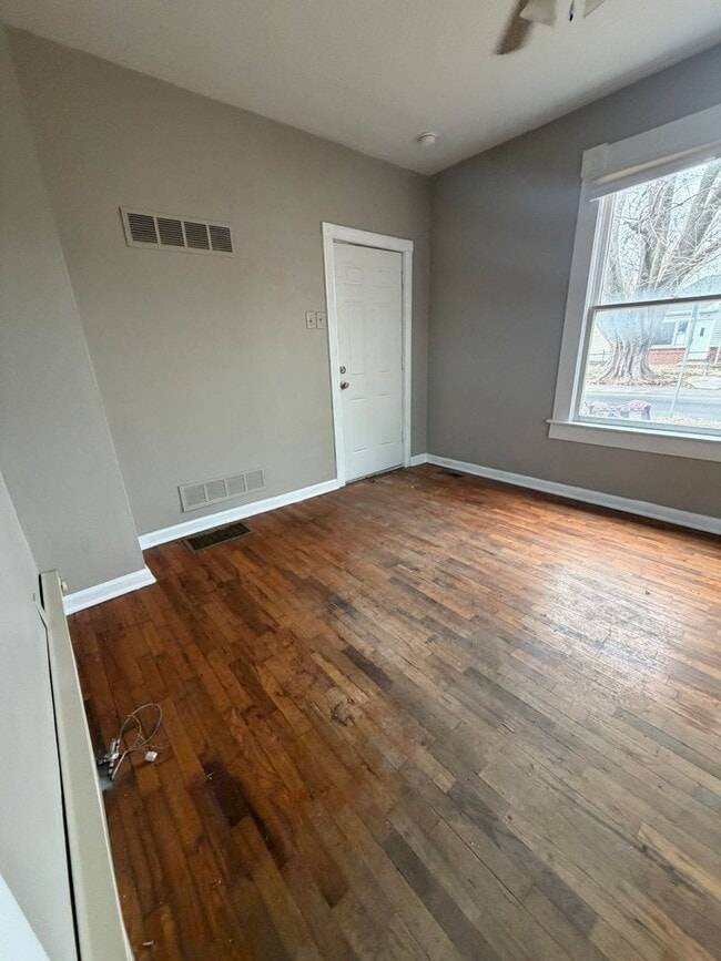 Photo - 1 Bedroom/1 Bath House. Garage & Fenced in Yard!