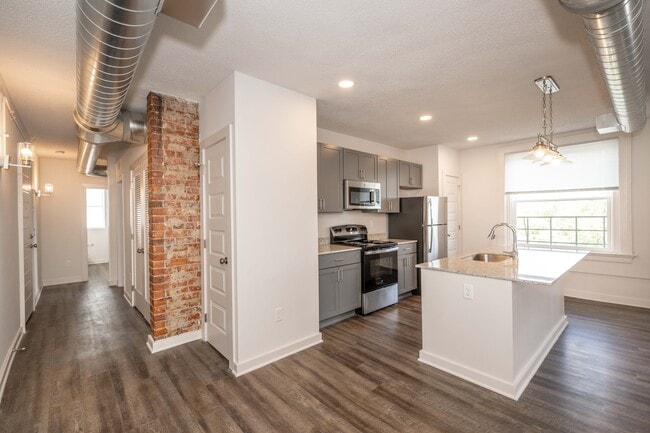 Building Photo - 2200 Auburn Ave Rental